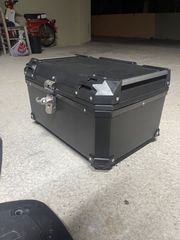 Μπαγκαζιέρα κεντρική για YAMAHA TRACER 9 GEN 3 + πλαϊνές βάσεις