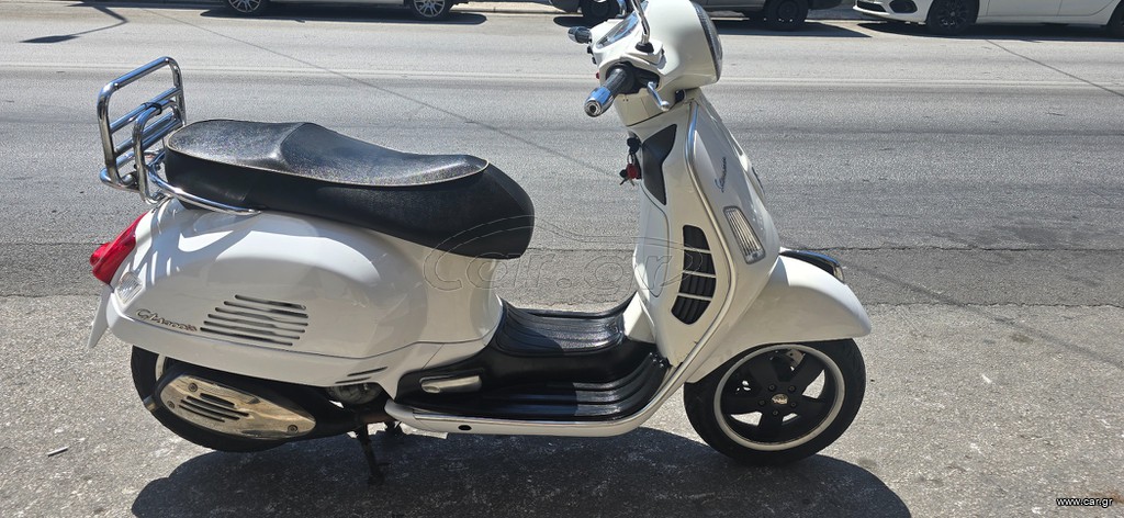 Piaggio GTS 300 2012