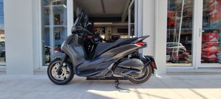 Piaggio Beverly 300 2023 BEVERLY 300 S