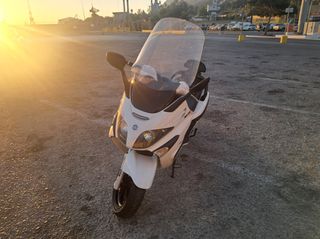 Piaggio XEvo 250 2014-thumb-3