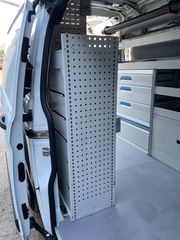Κλούβα Ford 2017 Custom ΠΩΛΟΥΝΤΑΙ ΜΟΝΟ ΤΑ ΡΑΦΙΑ ΜΕ INVERTER-thumb-32