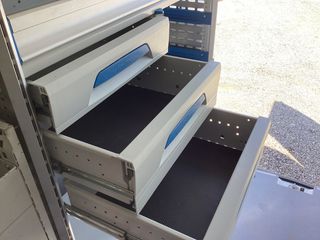 Κλούβα Ford 2017 Custom ΠΩΛΟΥΝΤΑΙ ΜΟΝΟ ΤΑ ΡΑΦΙΑ ΜΕ INVERTER-thumb-4