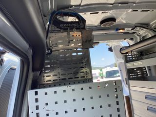 Κλούβα Ford 2017 Custom ΠΩΛΟΥΝΤΑΙ ΜΟΝΟ ΤΑ ΡΑΦΙΑ ΜΕ INVERTER-thumb-5