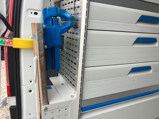 Κλούβα Ford 2017 Custom ΠΩΛΟΥΝΤΑΙ ΜΟΝΟ ΤΑ ΡΑΦΙΑ ΜΕ INVERTER-thumb-17