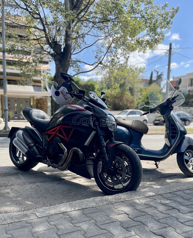 Ducati Diavel 2011 carbon