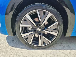 Peugeot 208 2020 !!!! GT LINE !!!! NAVI KAMERA CLIMA 101HP-thumb-32