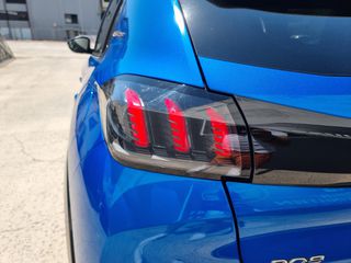 Peugeot 208 2020 !!!! GT LINE !!!! NAVI KAMERA CLIMA 101HP-thumb-35