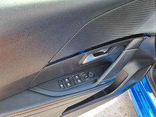 Peugeot 208 2020 !!!! GT LINE !!!! NAVI KAMERA CLIMA 101HP-thumb-42