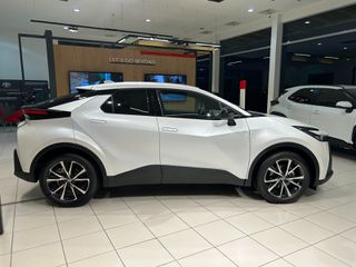 Toyota C-HR 2025 1.8 140HP CLUB-thumb-3