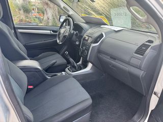 Isuzu D-Max 2012-thumb-8