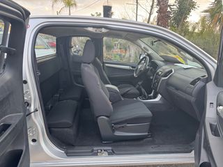 Isuzu D-Max 2012-thumb-10
