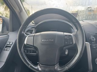Isuzu D-Max 2012-thumb-12
