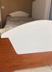 Μονό Κρεβάτι με Στρώμα & Κομοδίνο – Σε Άριστη Κατάσταση