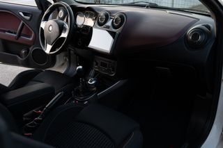 Alfa Romeo Mito 2010 1.6 diesel-thumb-5