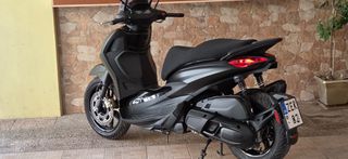 Piaggio Beverly 400 2023-thumb-2