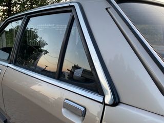 Ford Granada 1981-thumb-14