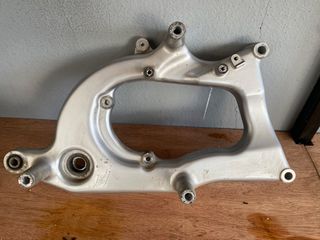 ΒΑΣΗ ΠΙΣΩ ΤΡΟΧΟΥ HONDA SH 300 2018