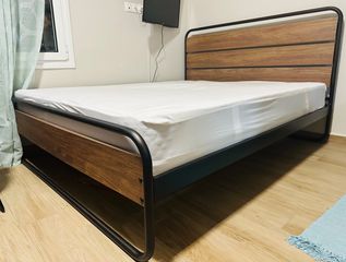 Κρεβάτι ξύλινο-μεταλλικό