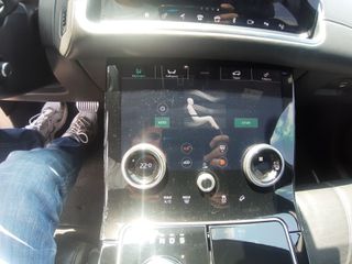 Land Rover Range Rover Velar 2018 D 240 HSE-thumb-33