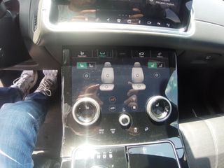 Land Rover Range Rover Velar 2018 D 240 HSE-thumb-34