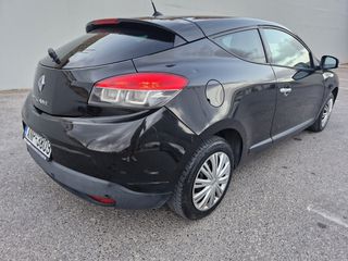 Renault Megane 2010-thumb-2