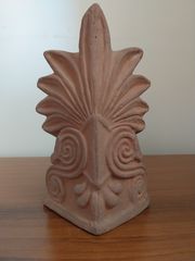 Γωνιακό ακροκέραμο στέγης