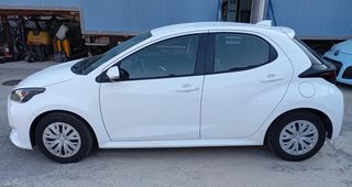 Toyota Yaris 2022-thumb-1