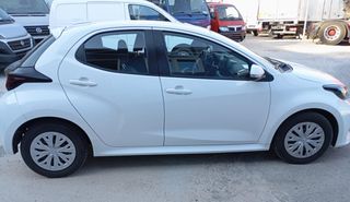 Toyota Yaris 2022-thumb-2