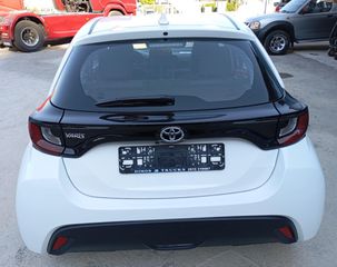 Toyota Yaris 2022-thumb-3