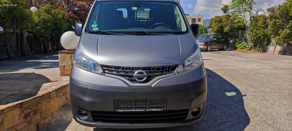 Nissan NV 200 2015