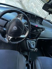 Lancia Ypsilon 2013-thumb-5