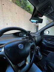 Lancia Ypsilon 2013-thumb-9