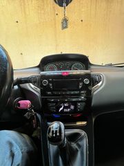 Lancia Ypsilon 2013-thumb-12
