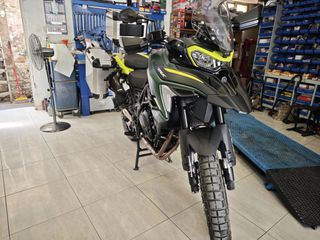 Benelli TRK 702 2025 TRK 702X Με εργοστασιακές βαλίτσες αλουμινίου