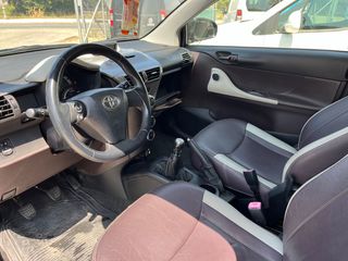 Toyota iQ 2011 1.4 Diesel-thumb-4