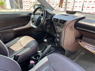Toyota iQ 2011 1.4 Diesel-thumb-5