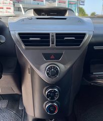 Toyota iQ 2011 1.4 Diesel-thumb-9
