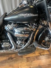 Harley Davidson Street Glide 2017-thumb-1