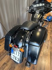 Harley Davidson Street Glide 2017-thumb-3
