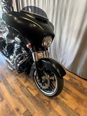 Harley Davidson Street Glide 2017-thumb-7