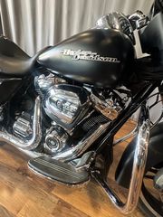 Harley Davidson Street Glide 2017-thumb-10