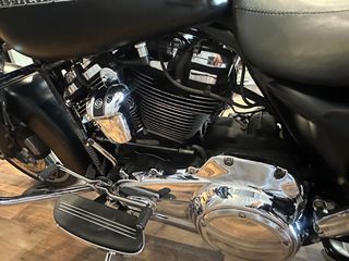Harley Davidson Street Glide 2017-thumb-13