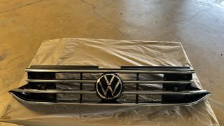 ΓΝΗΣΙΑ Μάσκα με σήμα Vw Tiguan 20’-23’ R-line
