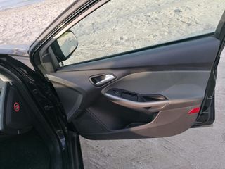 Ford Focus 2011-thumb-9