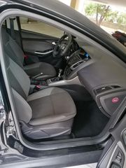 Ford Focus 2011-thumb-12
