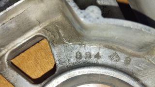 HONDA C 50 12 V Κάρτερ Δεξίο Γνήσιο-thumb-3
