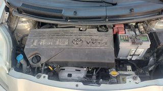 Toyota Yaris 2010-thumb-11