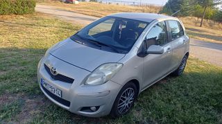 Toyota Yaris 2010-thumb-12