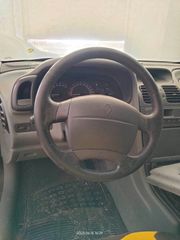 Renault Laguna 2000-thumb-5