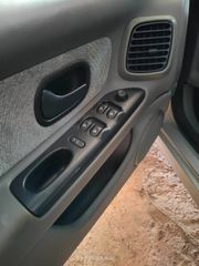 Renault Laguna 2000-thumb-9
